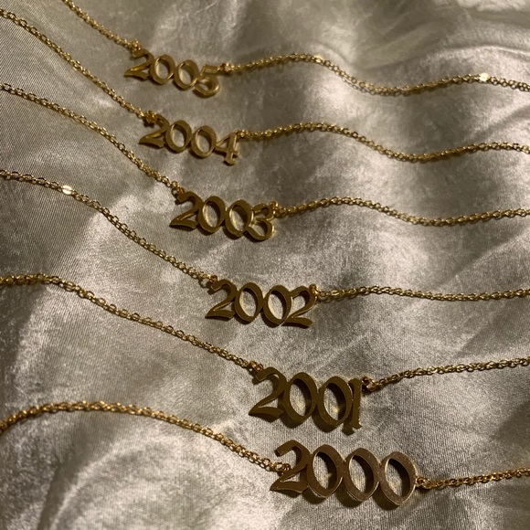 winter dunes best year necklace - Picture 4 of 9